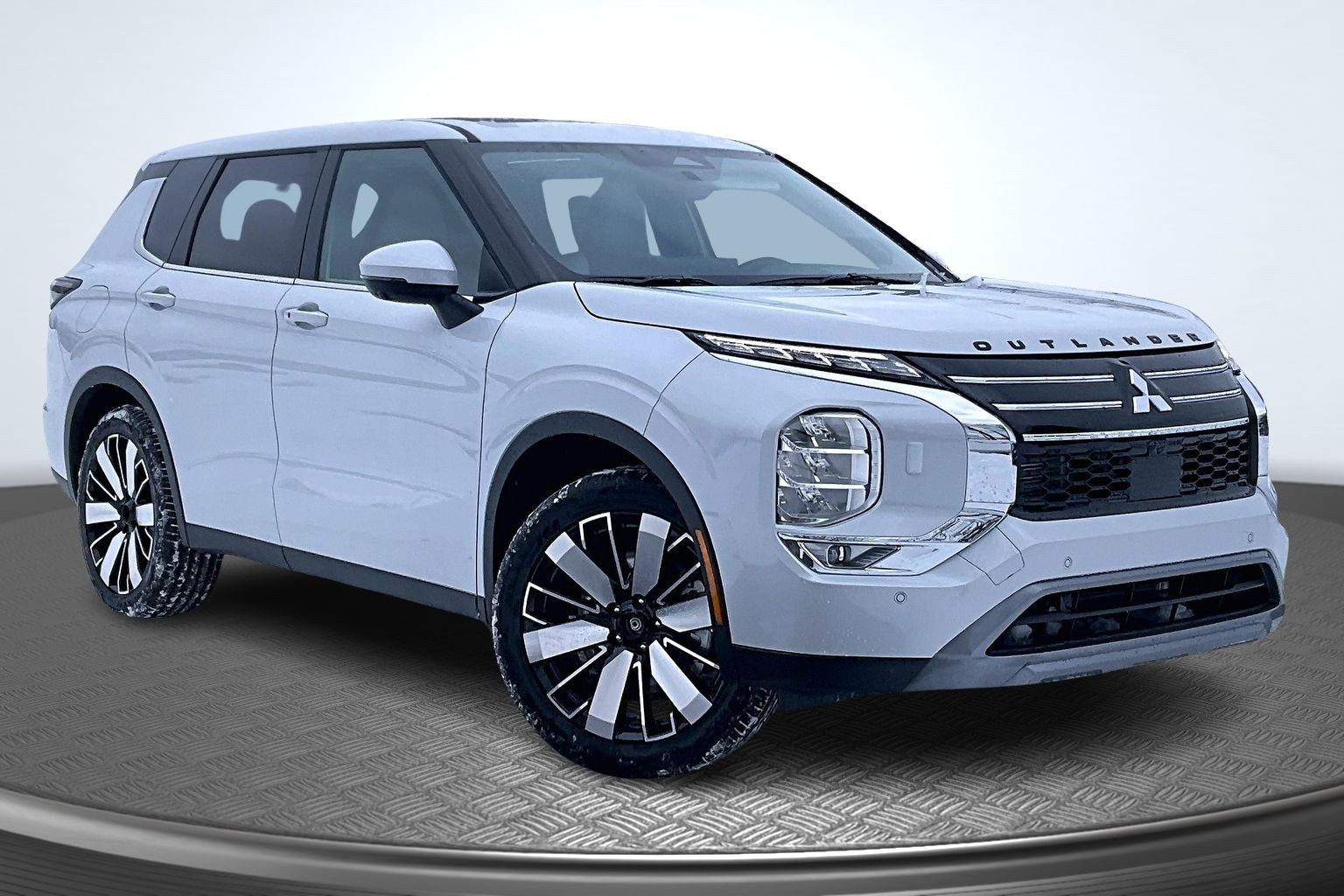 2026 Mitsubishi Outlander SE - Photo 2