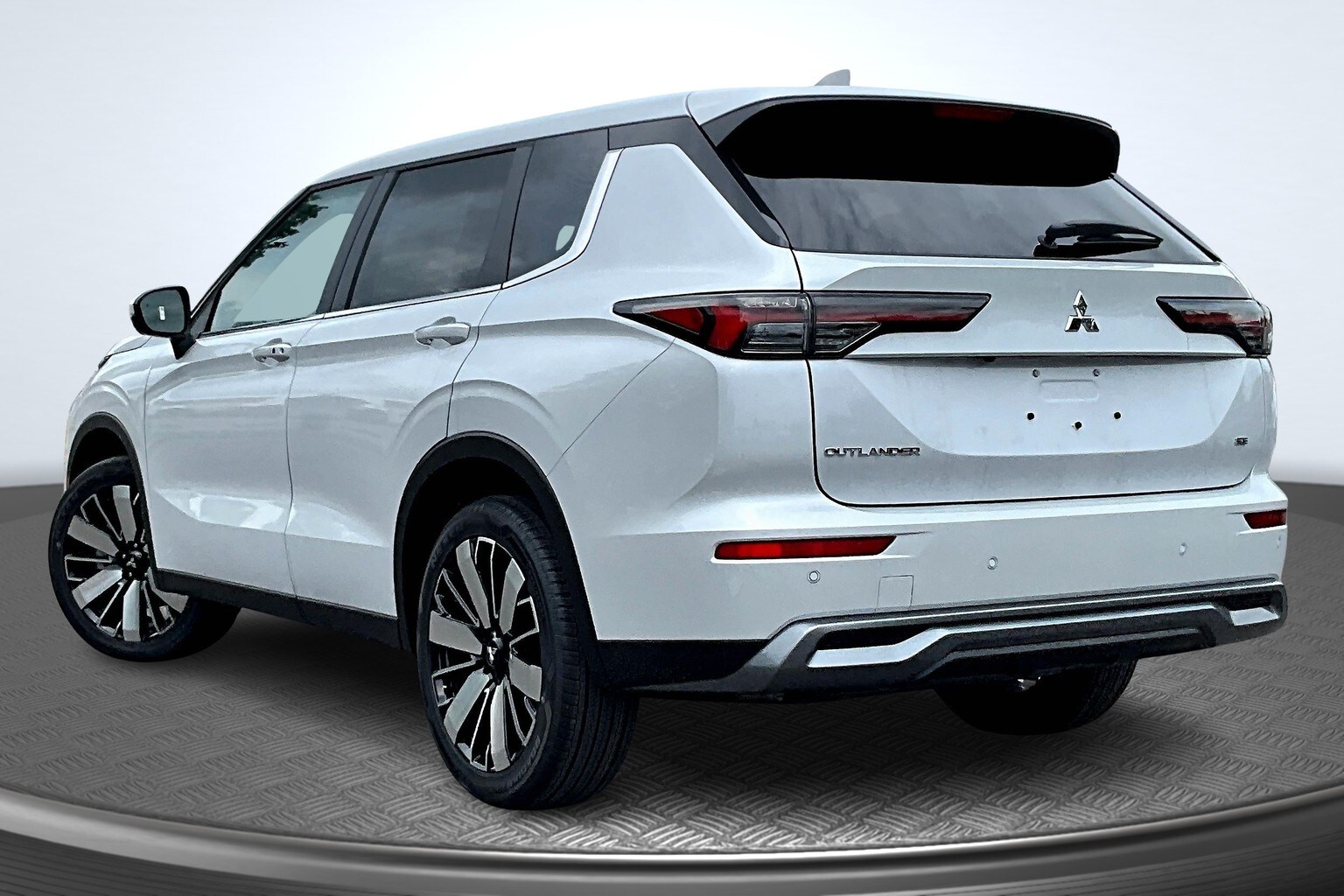 2025 Mitsubishi Outlander SE Ralliart photo 3