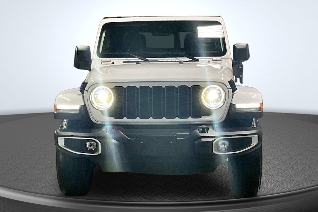 Used 2024 Jeep Gladiator Sport Truck Crew Cab