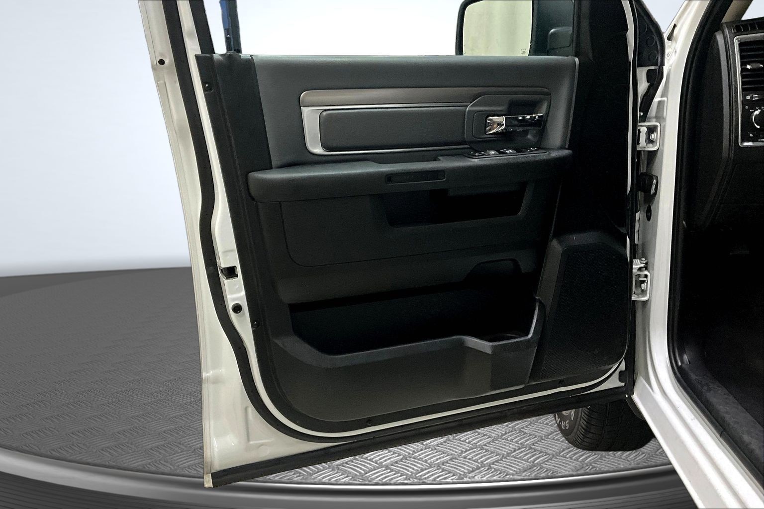 2024 RAM Ram 1500 Classic SLT - Photo 18