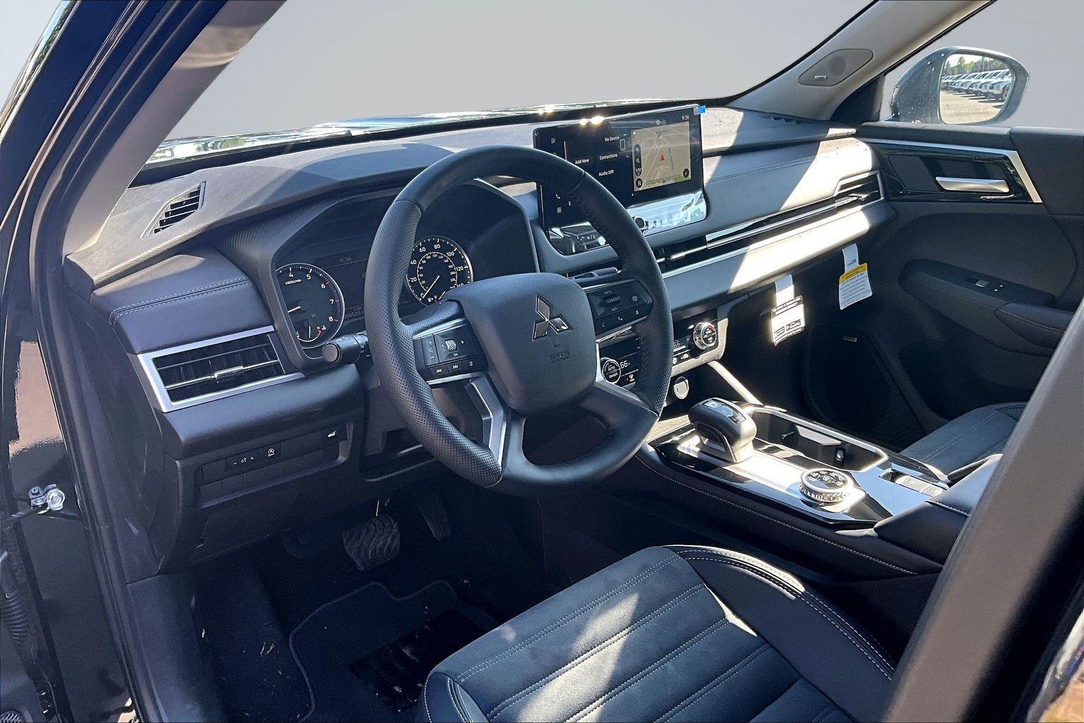 2026 Mitsubishi Outlander SE - Photo 6