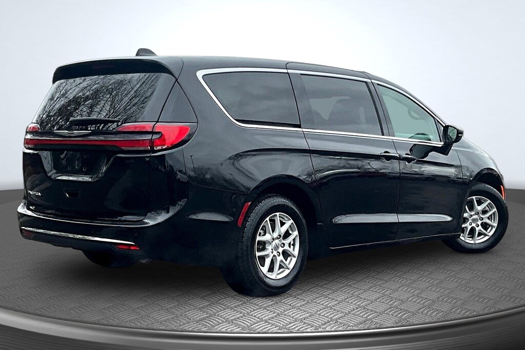 Used 2024 Chrysler Pacifica Touring L Van Passenger Van