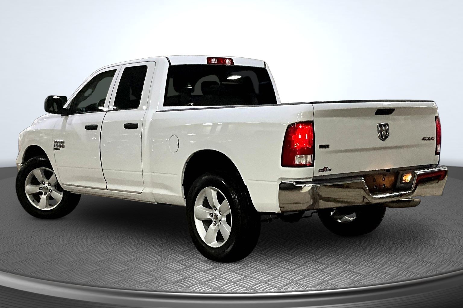 2024 RAM Ram 1500 Classic SLT - Photo 13