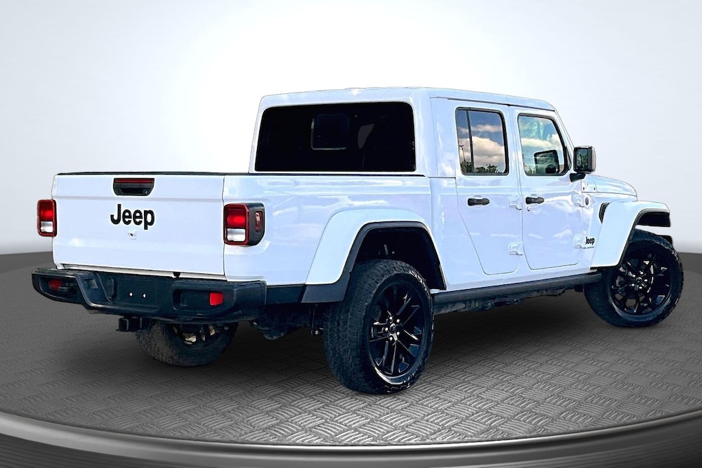 Used 2025 Jeep Gladiator Sport Truck Crew Cab