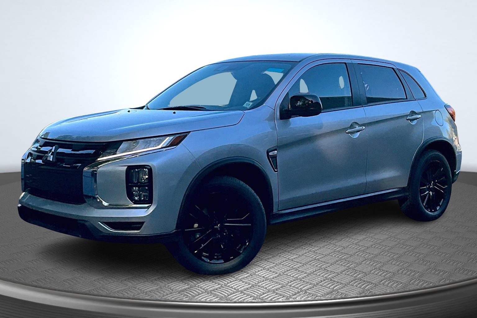 2025 Mitsubishi Outlander Sport LE's photo