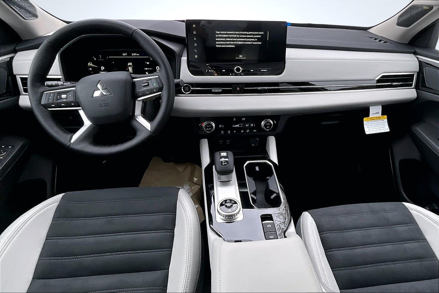 2026 Mitsubishi Outlander SE - Photo 5