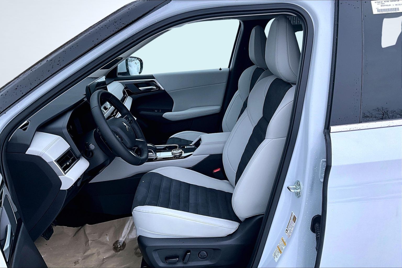 2026 Mitsubishi Outlander SE - Photo 9