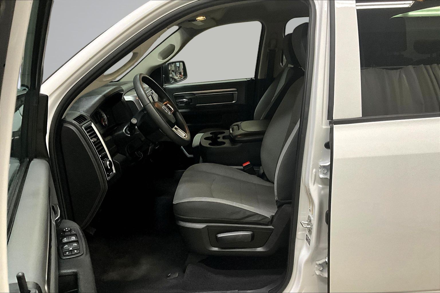 2024 RAM Ram 1500 Classic SLT - Photo 26