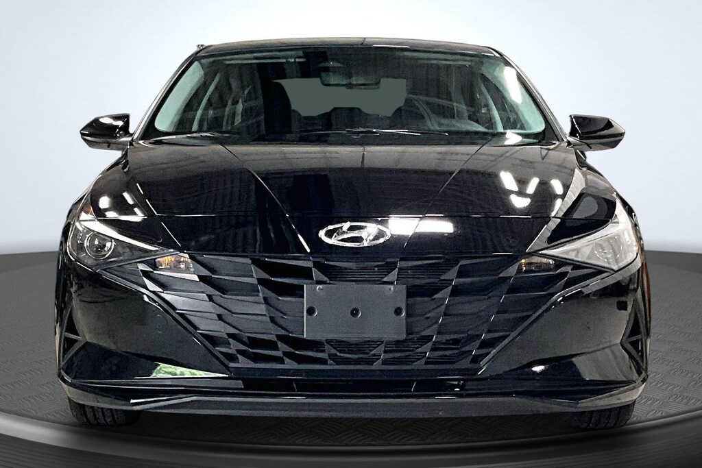 Used 2023 Hyundai Elantra SE Sedan