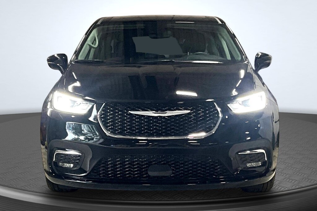 Used 2024 Chrysler Pacifica Touring L Van Passenger Van