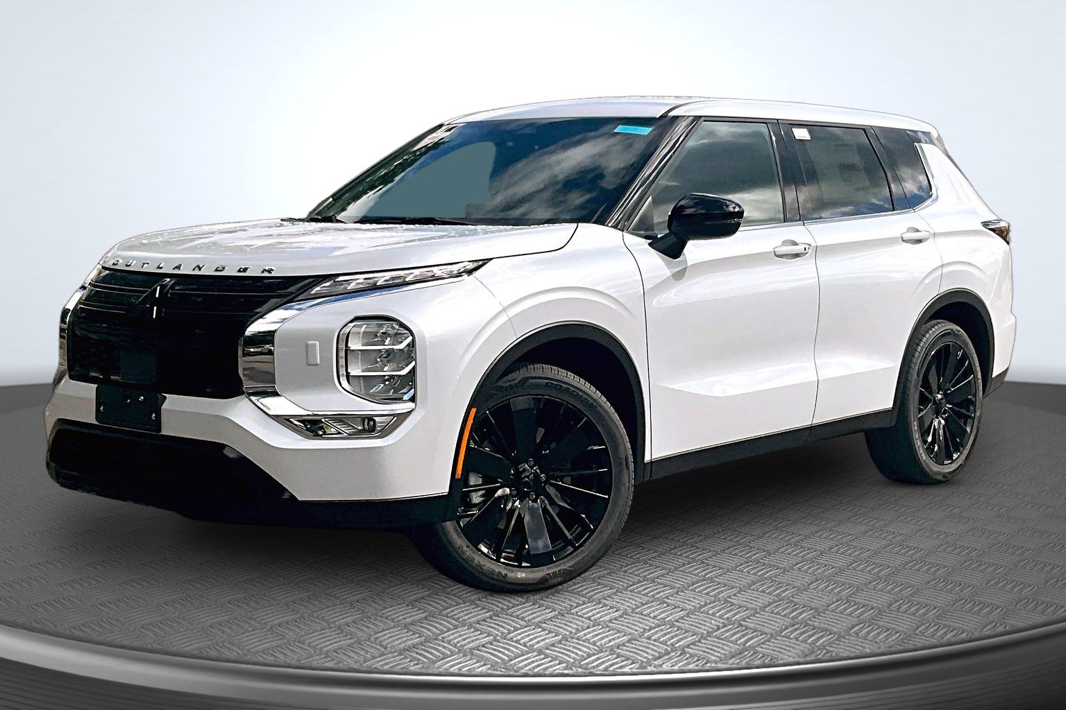 2026 Mitsubishi Outlander LE