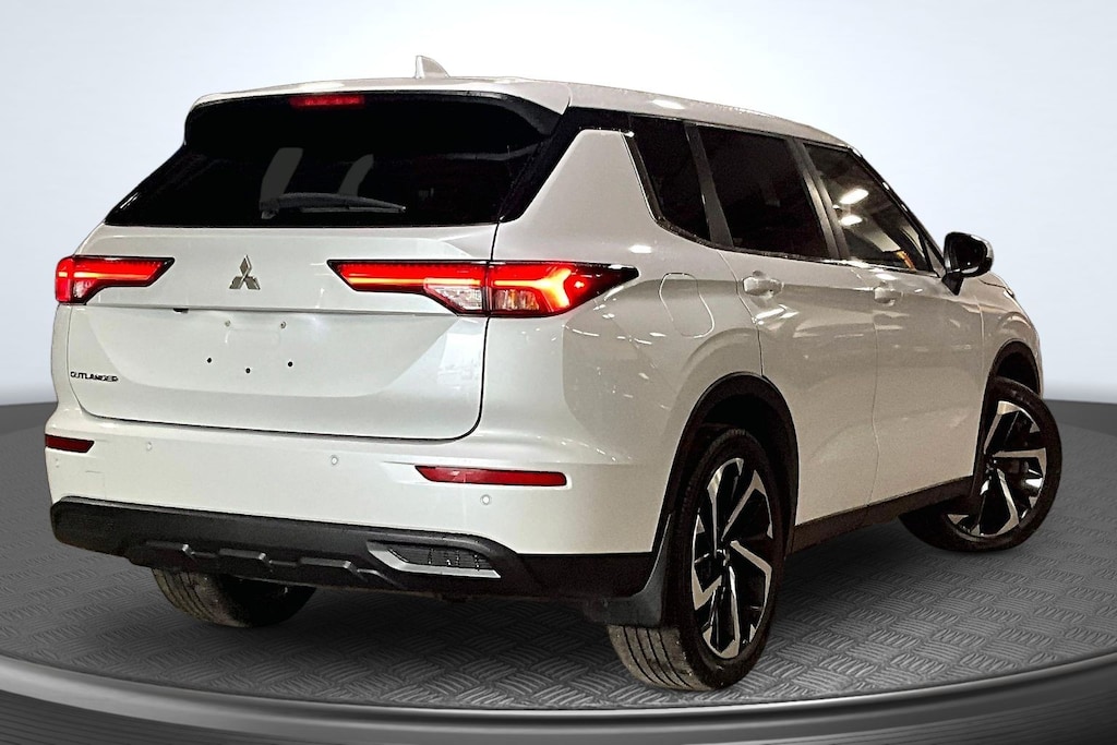 Used 2022 Mitsubishi Outlander ES CUV