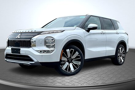 2025 Mitsubishi Outlander SE SUV