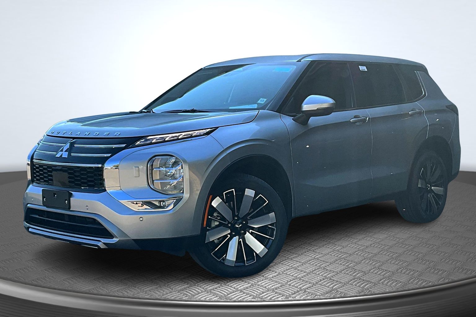 2025 Mitsubishi Outlander SE's photo