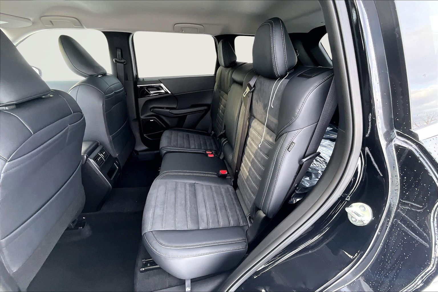 2026 Mitsubishi Outlander SE - Photo 10