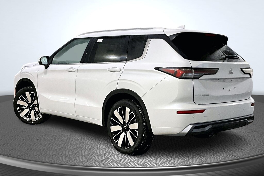 New 2026 Mitsubishi Outlander SEL SUV