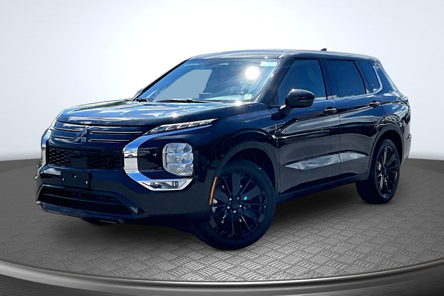 2026 Mitsubishi Outlander LE FWD's photo