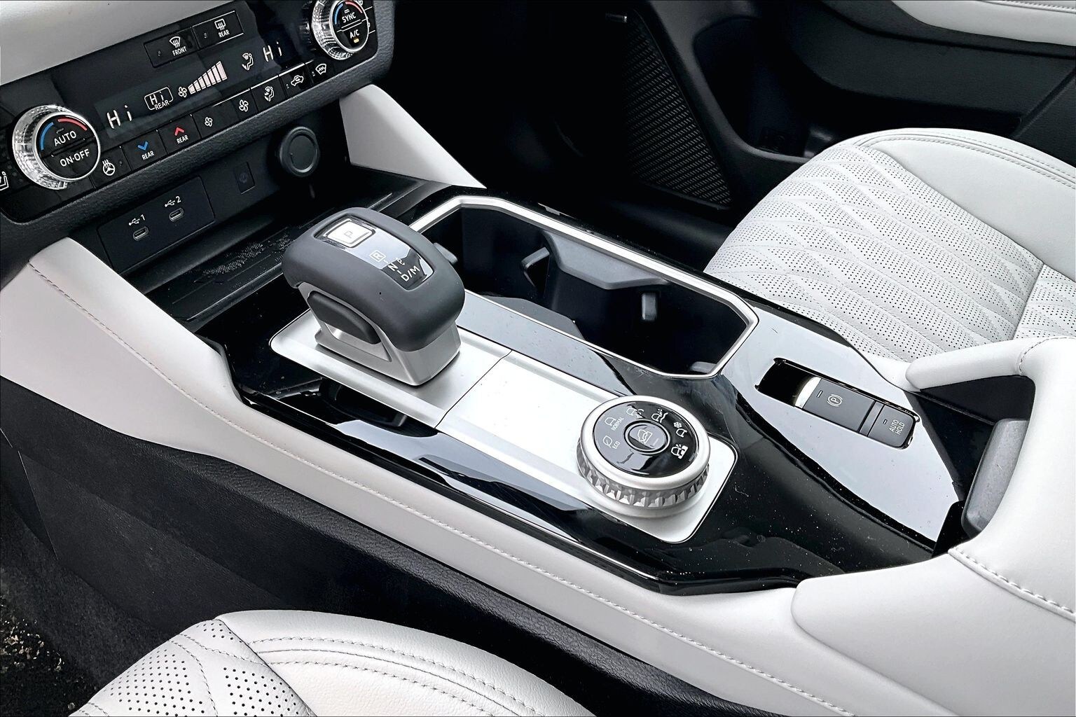2026 Mitsubishi Outlander SEL - Photo 8