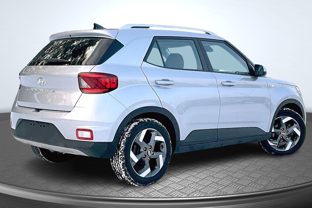 Used 2022 Hyundai Venue SEL SUV
