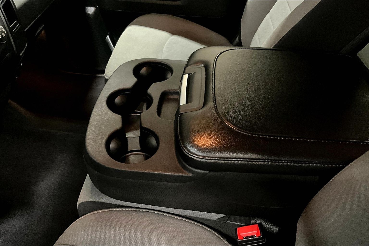 2024 RAM Ram 1500 Classic SLT - Photo 15