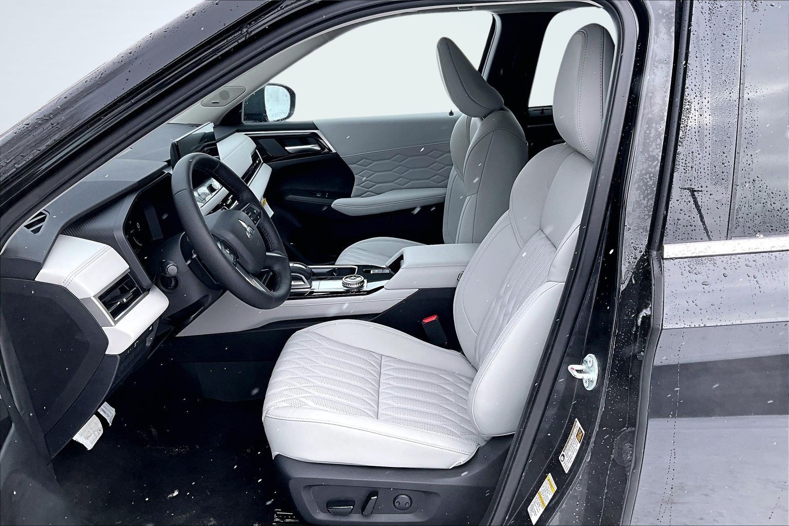 2026 Mitsubishi Outlander SEL - Photo 9