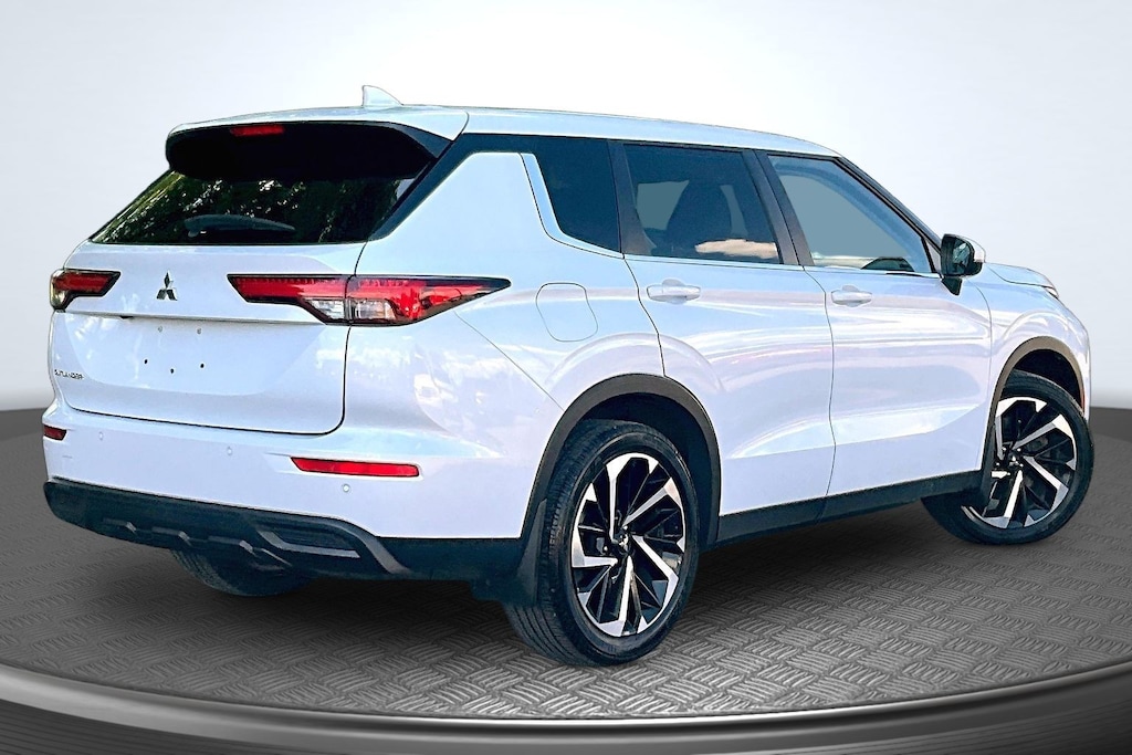 Used 2022 Mitsubishi Outlander ES CUV