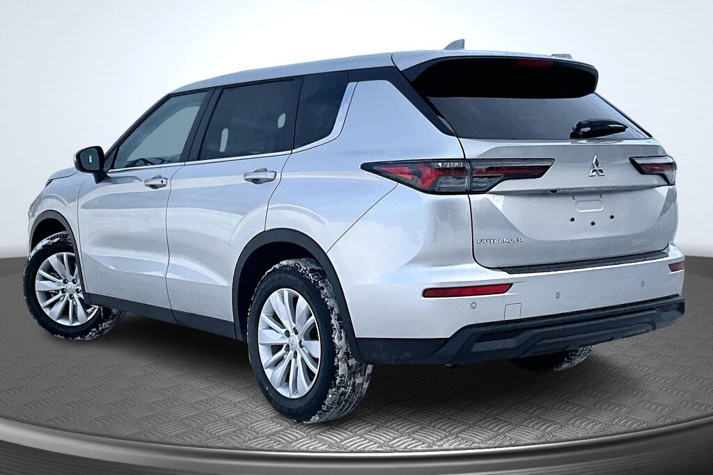 New 2026 Mitsubishi Outlander ES SUV