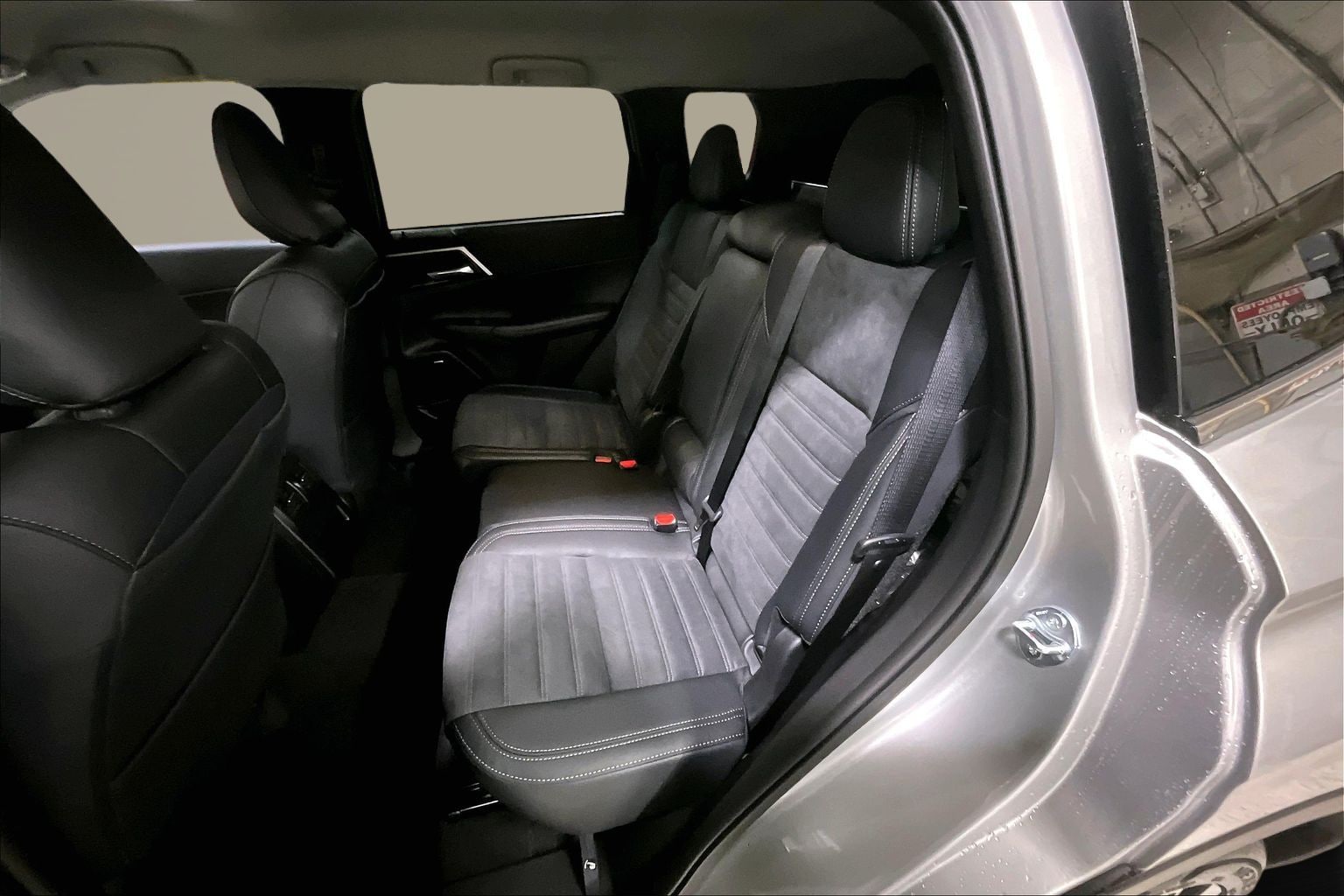 2026 Mitsubishi Outlander SE - Photo 10