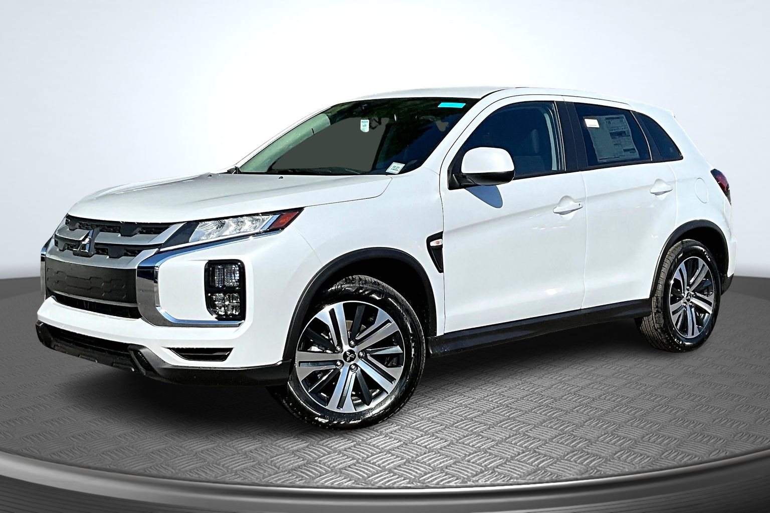 2025 Mitsubishi Outlander Sport ES's photo