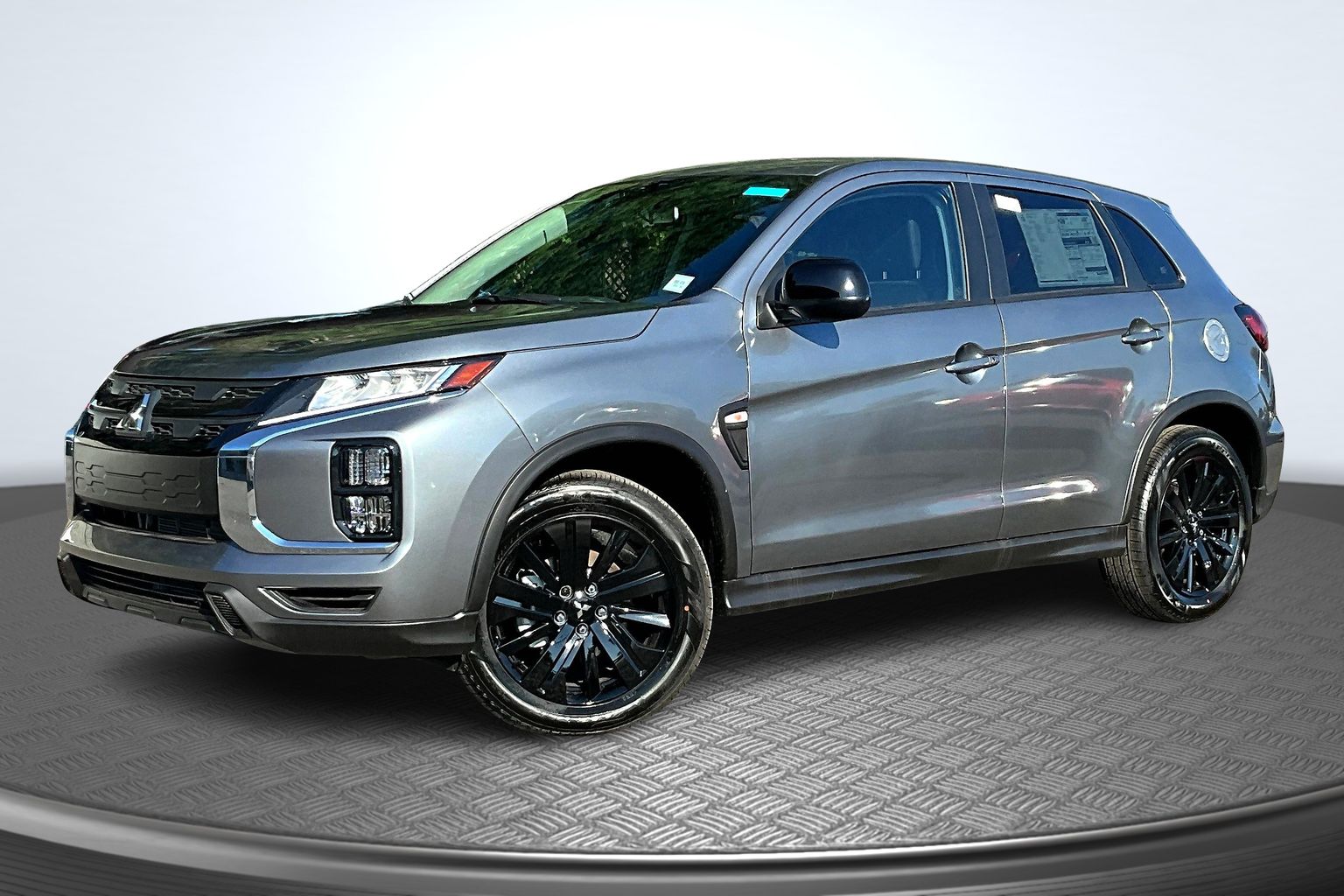2025 Mitsubishi Outlander Sport LE's photo