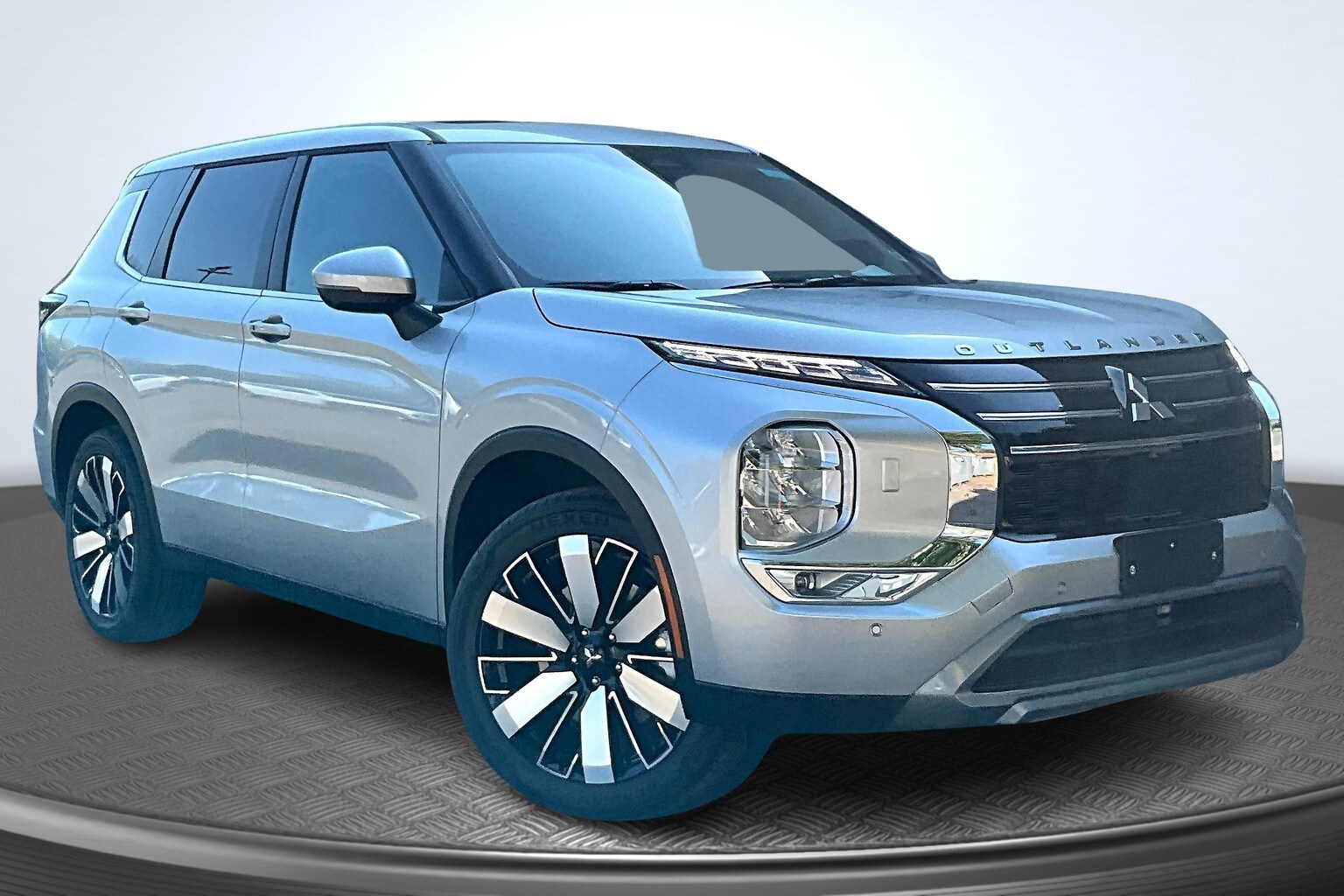 2025 Mitsubishi Outlander SE Ralliart photo 2