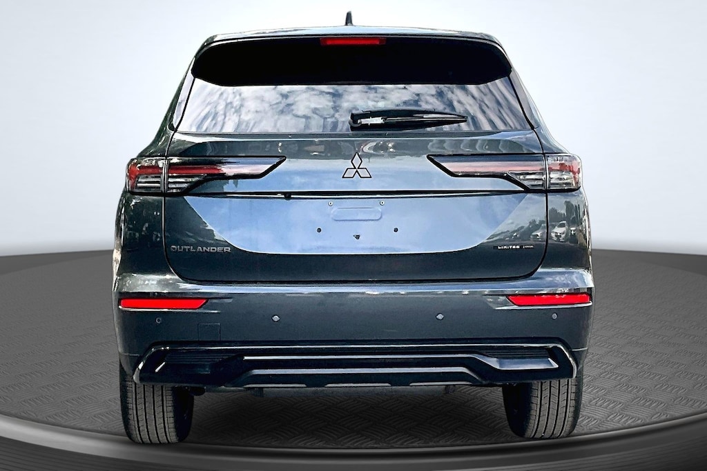 New 2026 Mitsubishi Outlander LE SUV