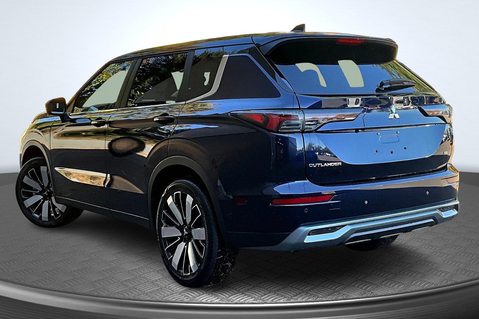 2025 Mitsubishi Outlander SE Ralliart photo 3