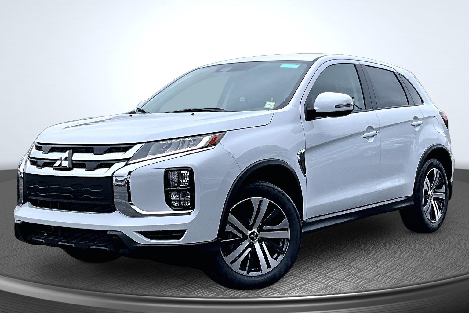 2027 Mitsubishi Outlander Sport SE