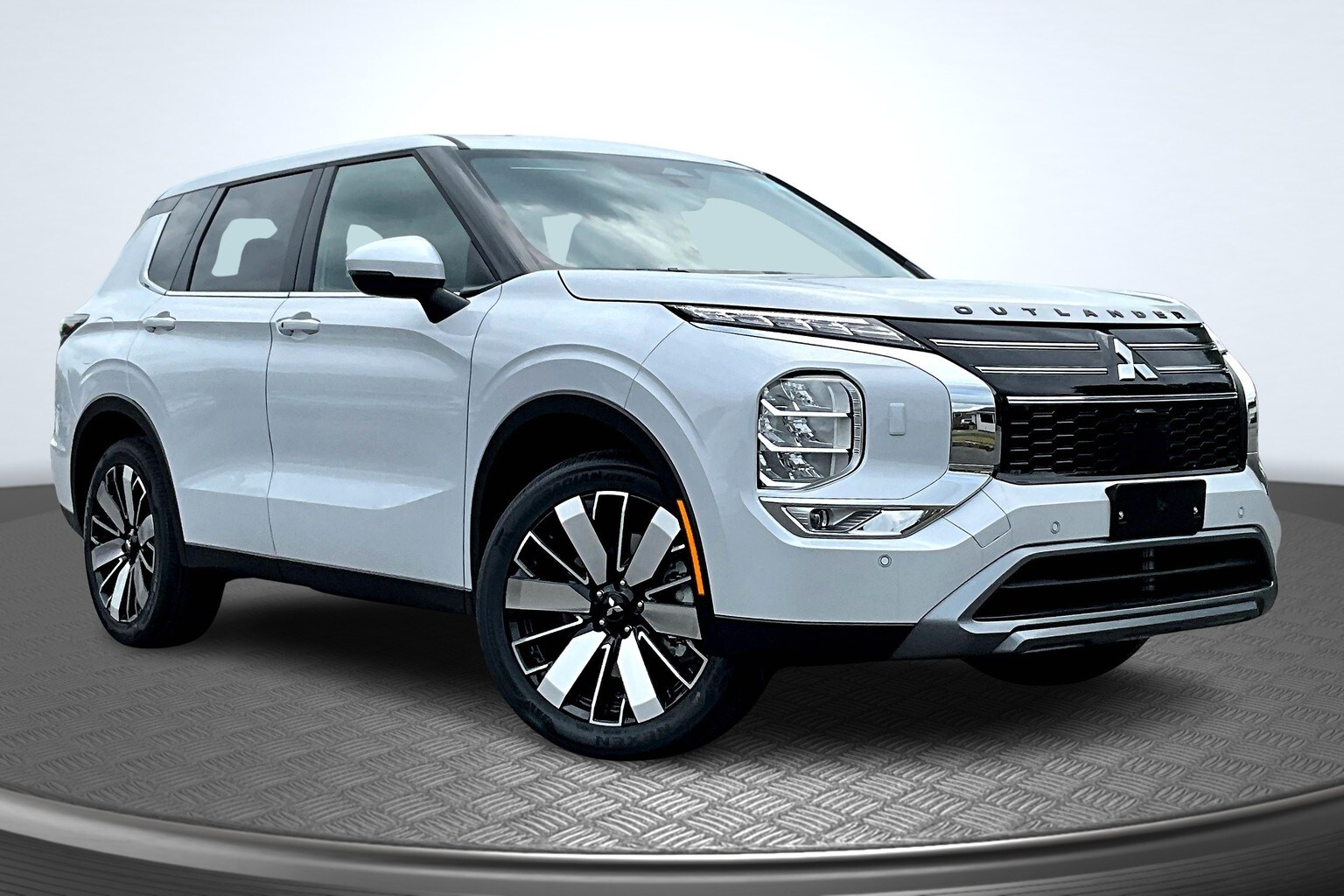 2025 Mitsubishi Outlander SE Ralliart photo 2