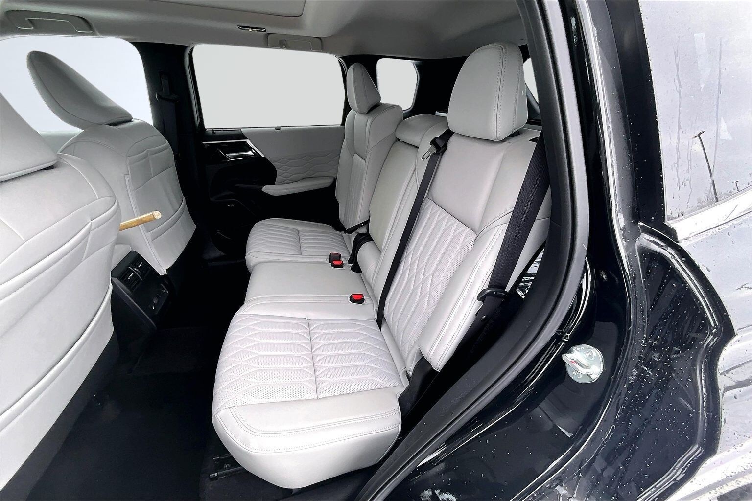 2026 Mitsubishi Outlander SEL - Photo 10