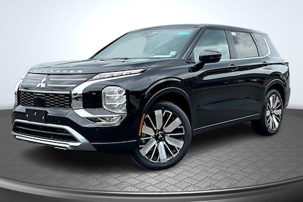 2025 Mitsubishi Outlander SE SUV