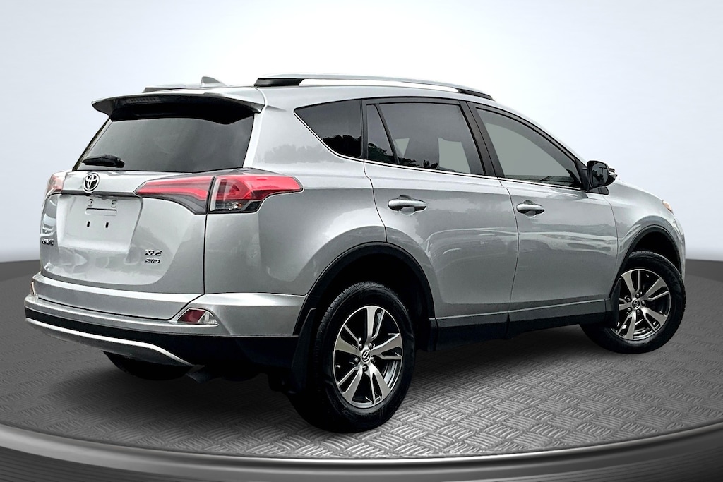 Used 2018 Toyota RAV4 SUV