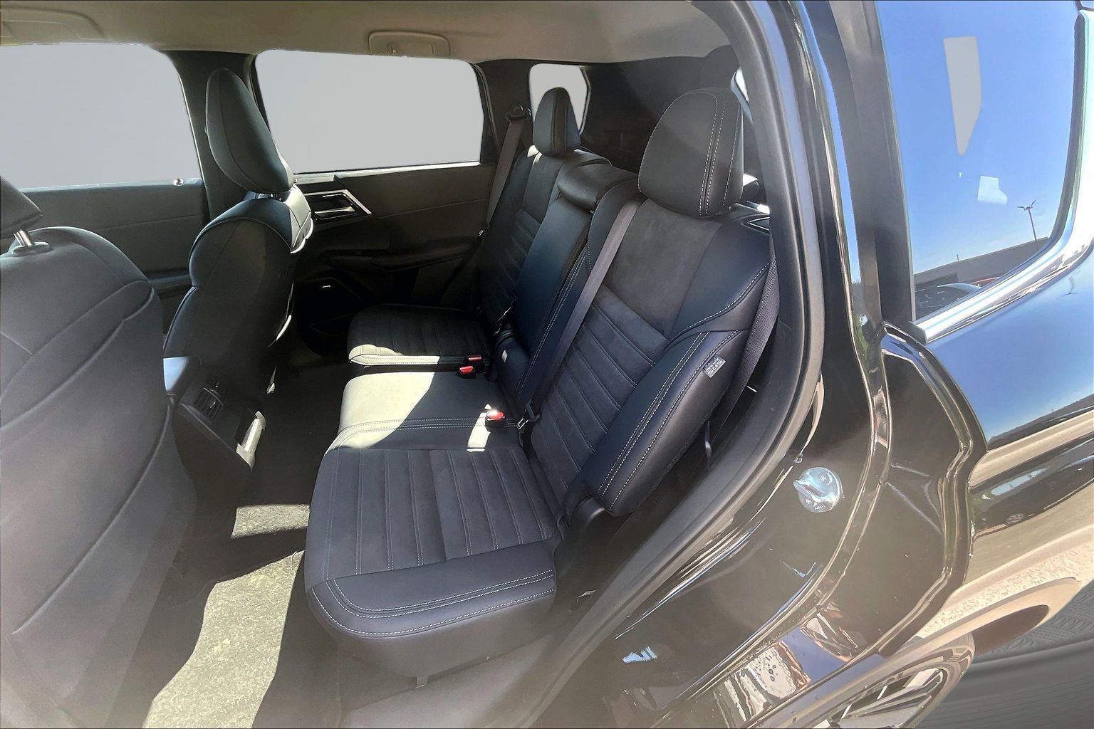 2026 Mitsubishi Outlander SE - Photo 10