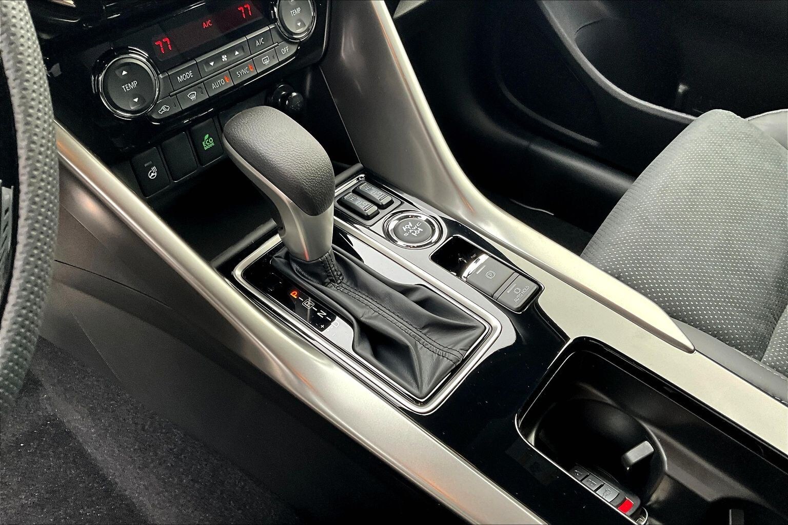2026 Mitsubishi Eclipse Cross Black Edition - Photo 8