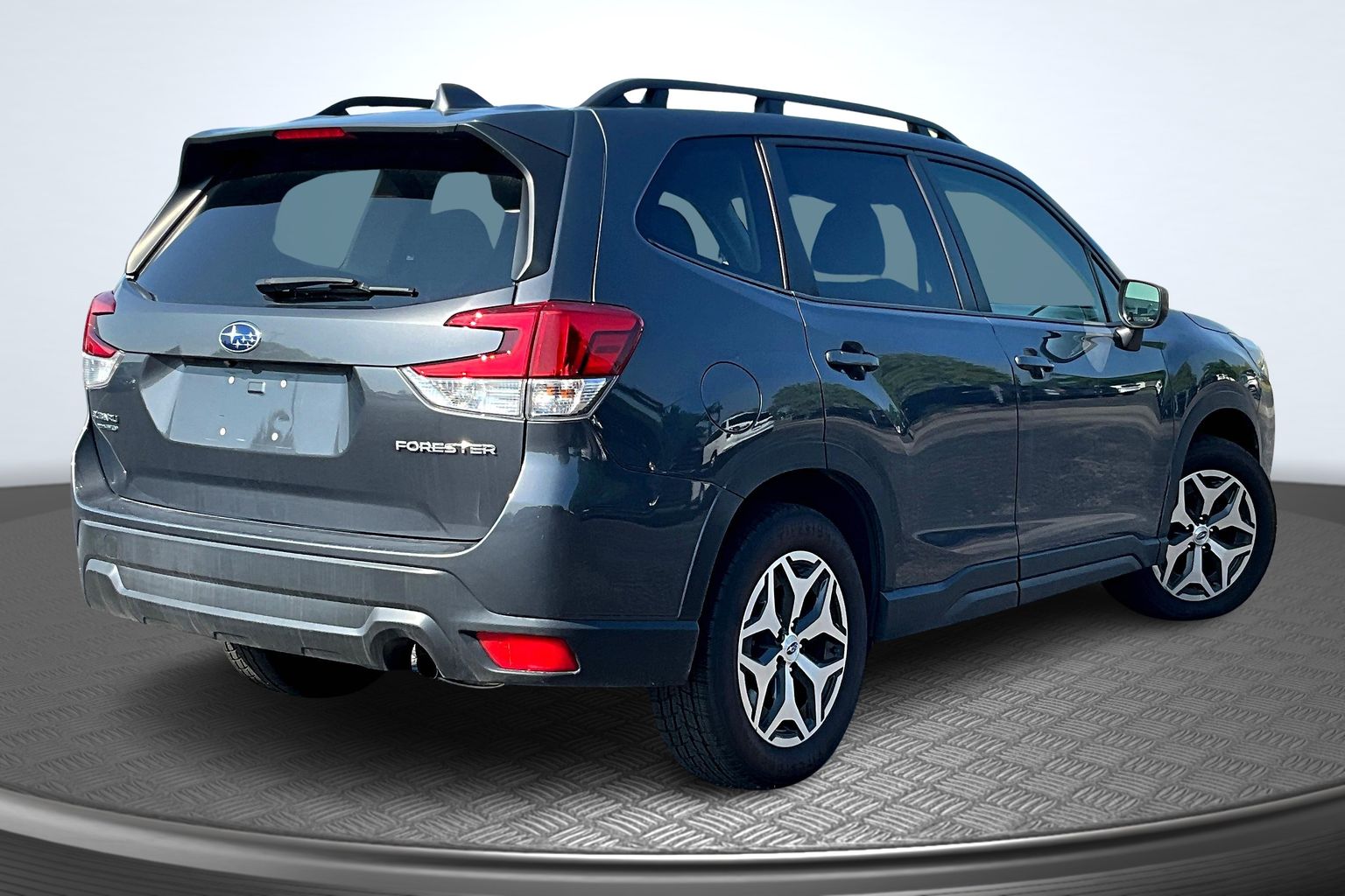 2022 Subaru Forester Premium photo 2
