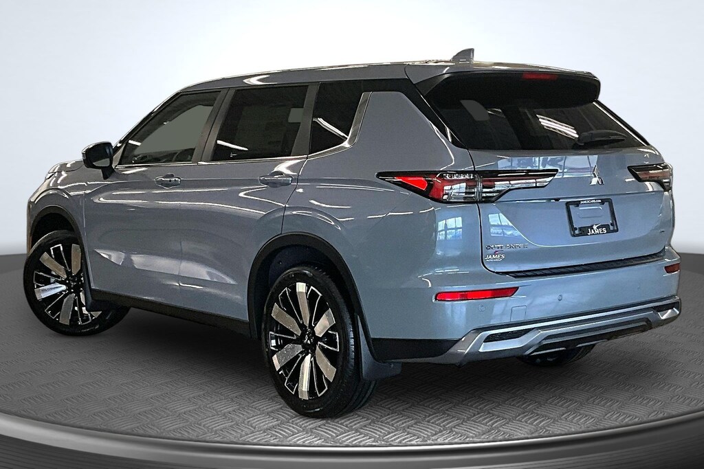New 2026 Mitsubishi Outlander SE SUV