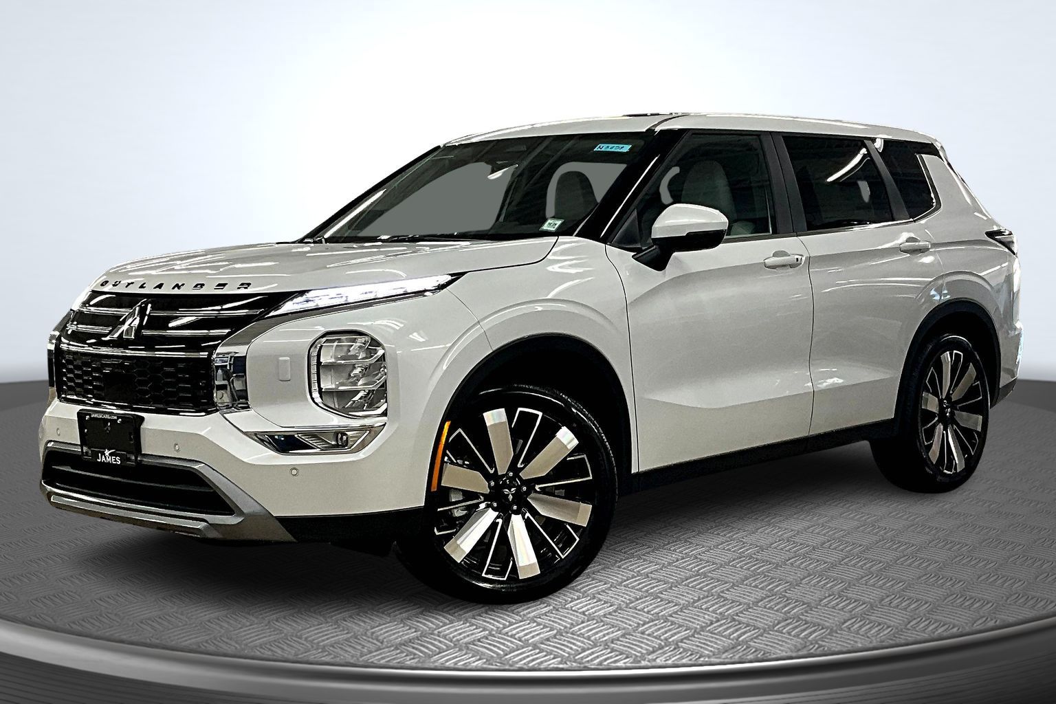 2025 Mitsubishi Outlander SE's photo