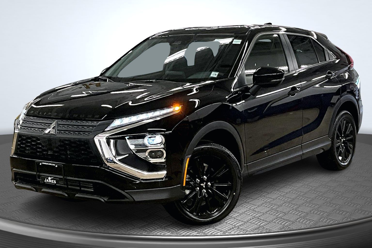 2025 Mitsubishi Eclipse Cross LE's photo