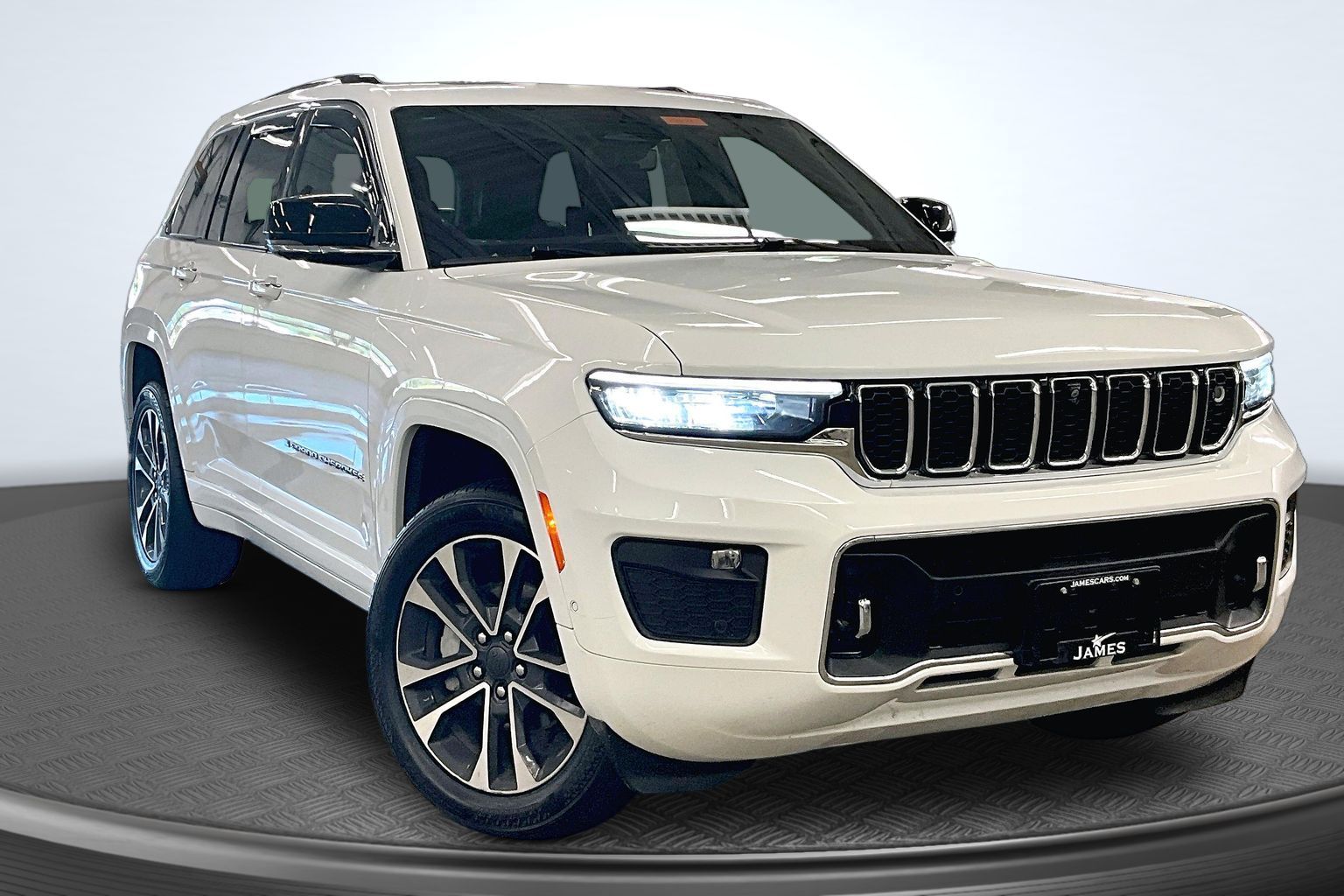 2023 Jeep Grand Cherokee Overland - Photo 12