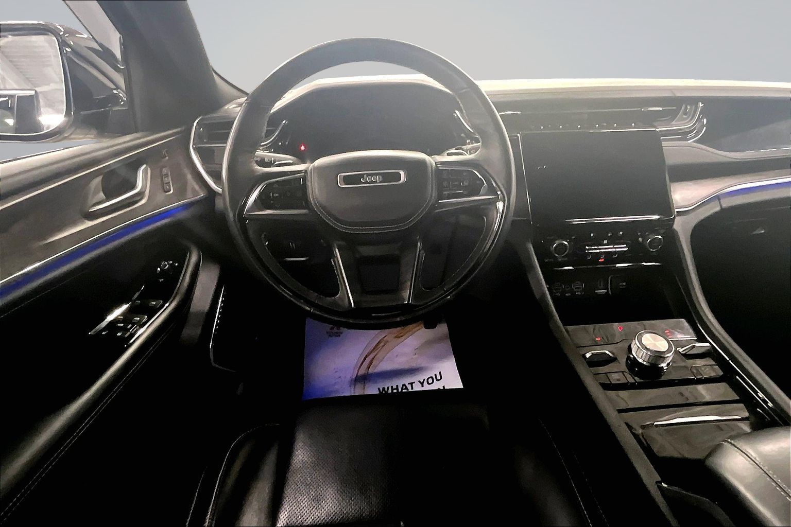 2023 Jeep Grand Cherokee Overland - Photo 6