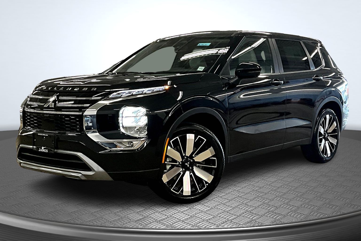 2025 Mitsubishi Outlander SE's photo