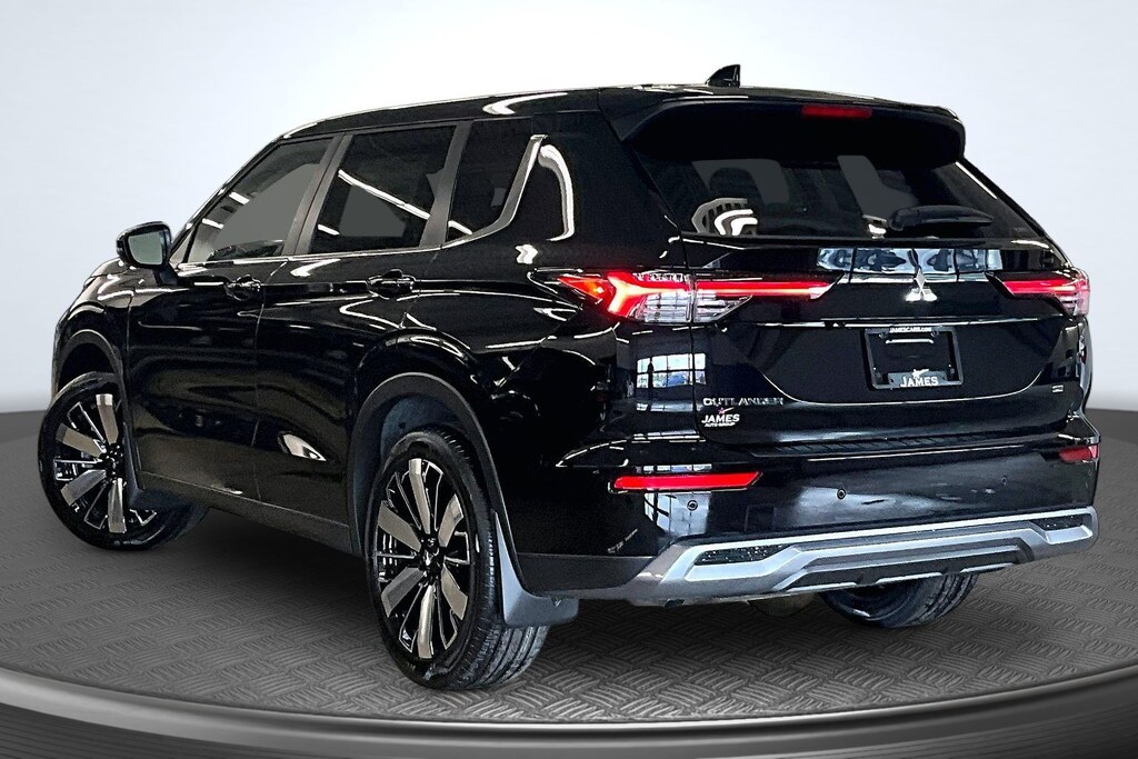 New 2026 Mitsubishi Outlander SE SUV