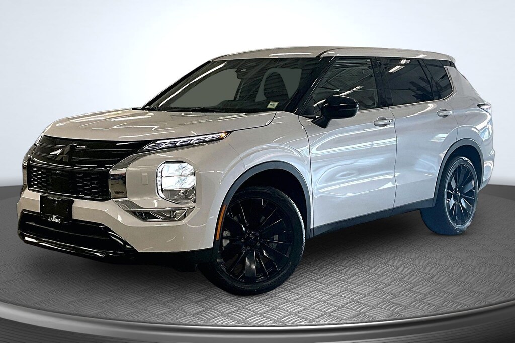 New 2026 Mitsubishi Outlander LE SUV