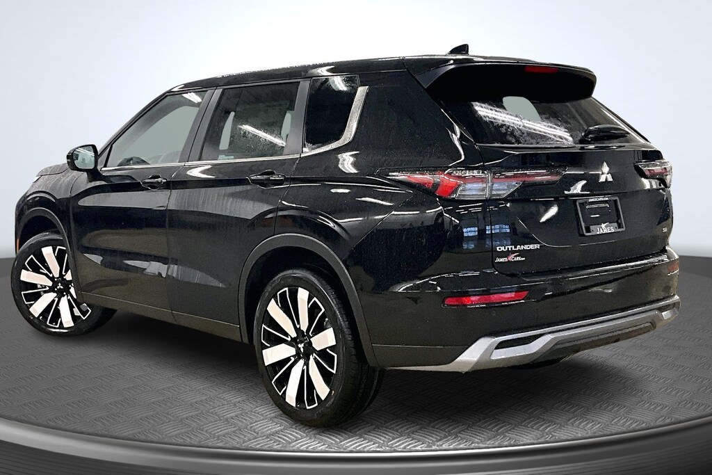 New 2026 Mitsubishi Outlander SE SUV